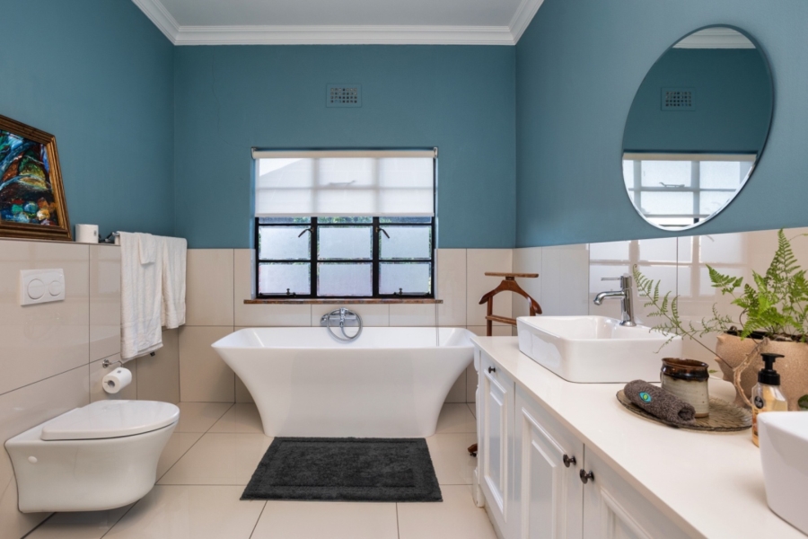 To Let 3 Bedroom Property for Rent in Courtrai Western Cape